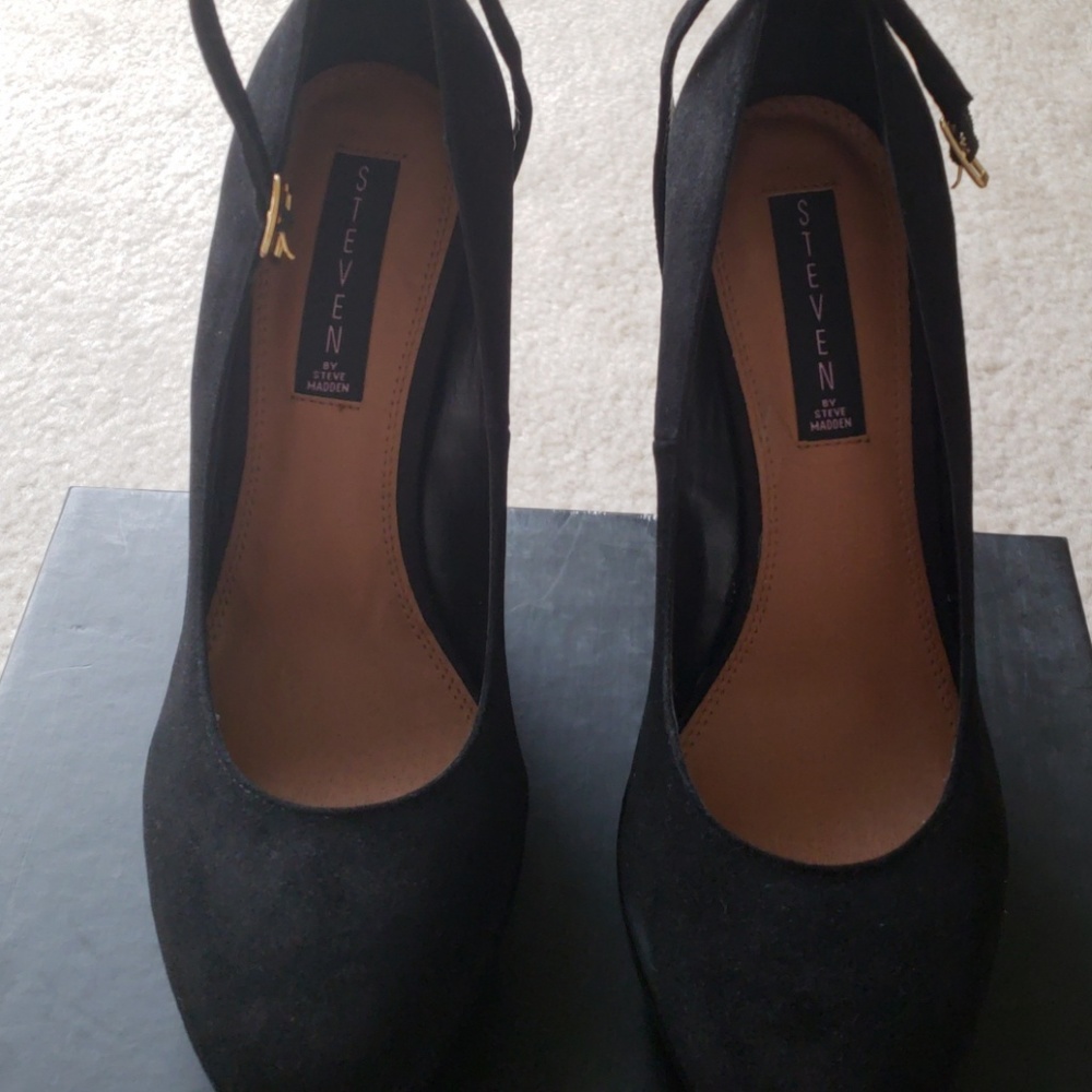 Steve Madden Ankle strap wedges